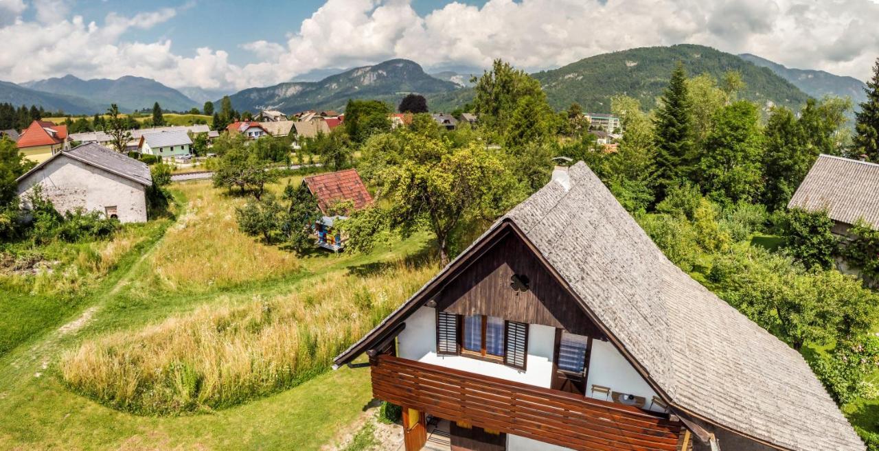 Ferienwohnung Apartma Petra Ravnik - Wanderer'S Hut Bohinj Exterior foto