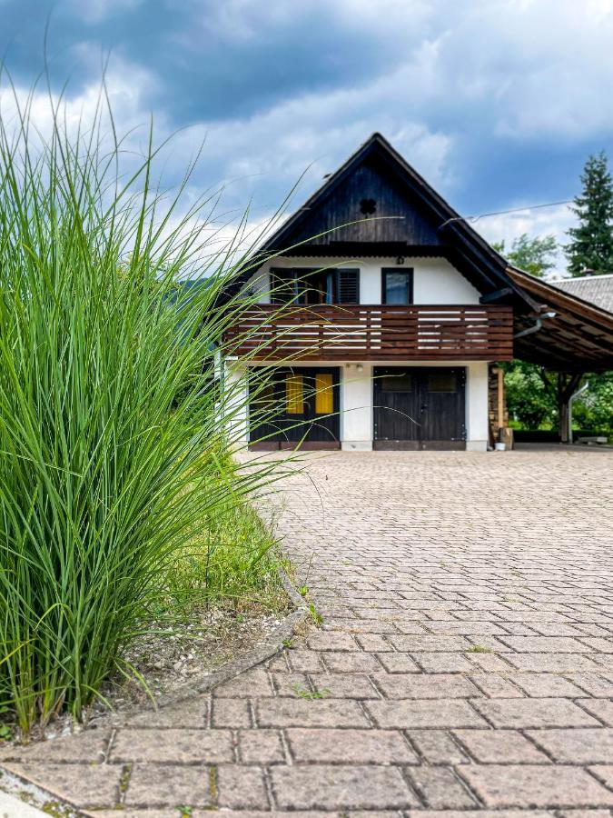 Ferienwohnung Apartma Petra Ravnik - Wanderer'S Hut Bohinj Exterior foto
